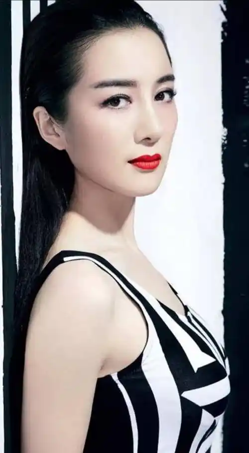 李依晓美照一册,欣赏_李依晓