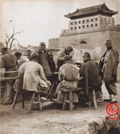 老北京照片:百年前的西直门,永定门外的小吃摊,囚禁过皇帝的瀛台