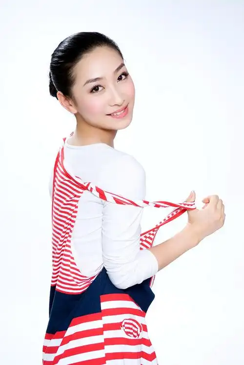 清新淡雅陶昕然