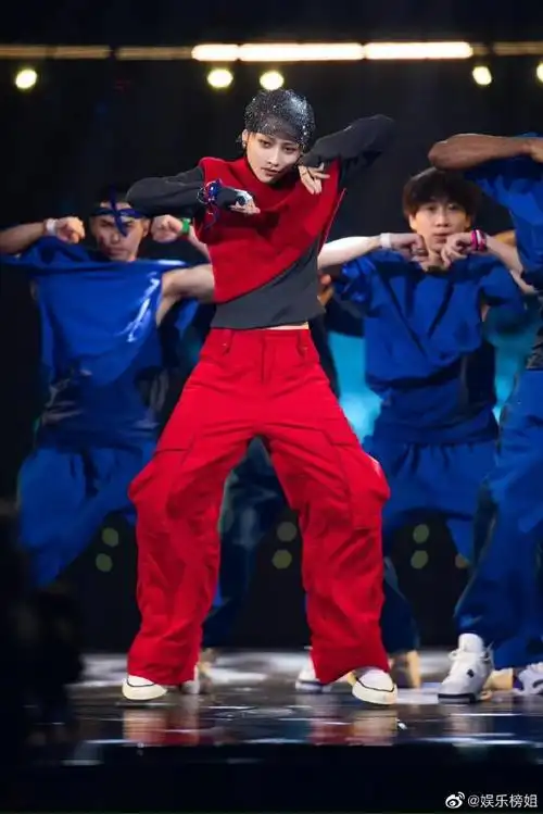 刘雨昕街舞5总决赛大秀练舞花絮##ip风向标