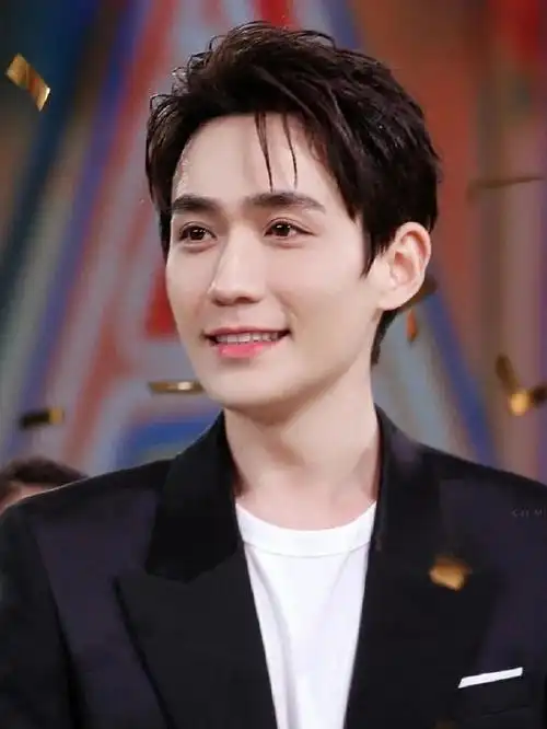 朱一龙 不要低估自己瘦下来的决心#完美的骨相,无论胖瘦都特别帅!