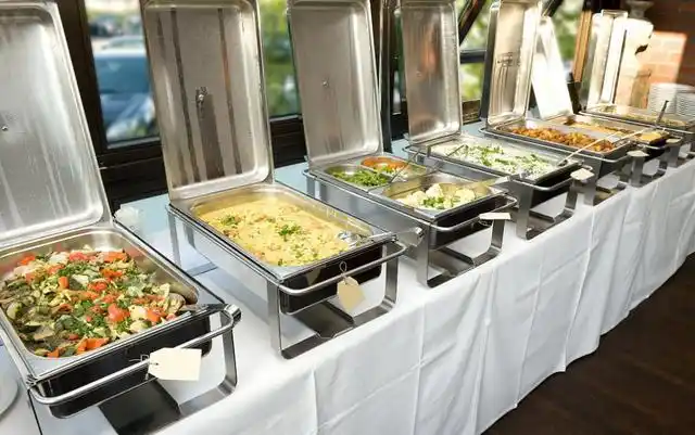 自助餐为什么一吃就饱?原来有"套路", 老板用三招让你"假饱"