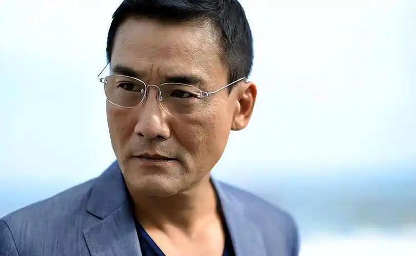 梁家辉:别拿周星驰成龙跟我们比,他们永远是小辈_作品_喜剧_网友