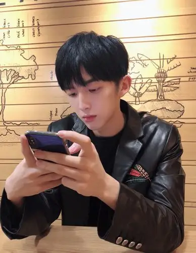 长相小奶狗,身材小狼狗的男生,你不得不服.