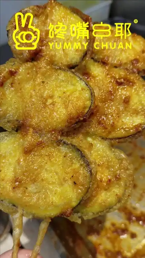 #炸串#茄子切片穿成串,裹上面糊油炸后看着让人食欲大增-度小视