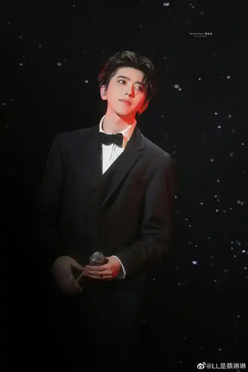 蔡徐坤##蔡徐坤新歌afterglow