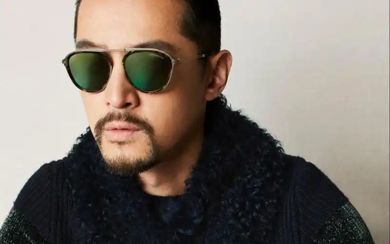 娱乐圈留胡子的男星,陈晓帅气,吴秀波成熟,那易烊千玺是?