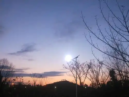 老家傍晚的天空