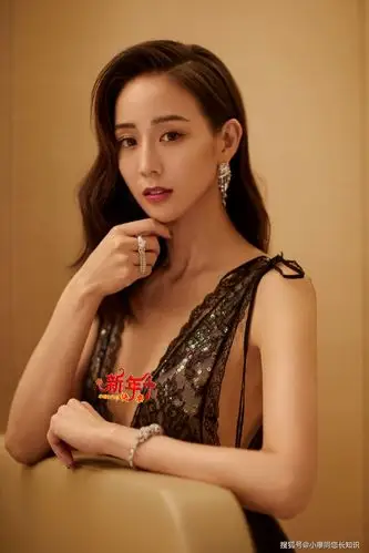 这样的张钧甯越发性感撩人