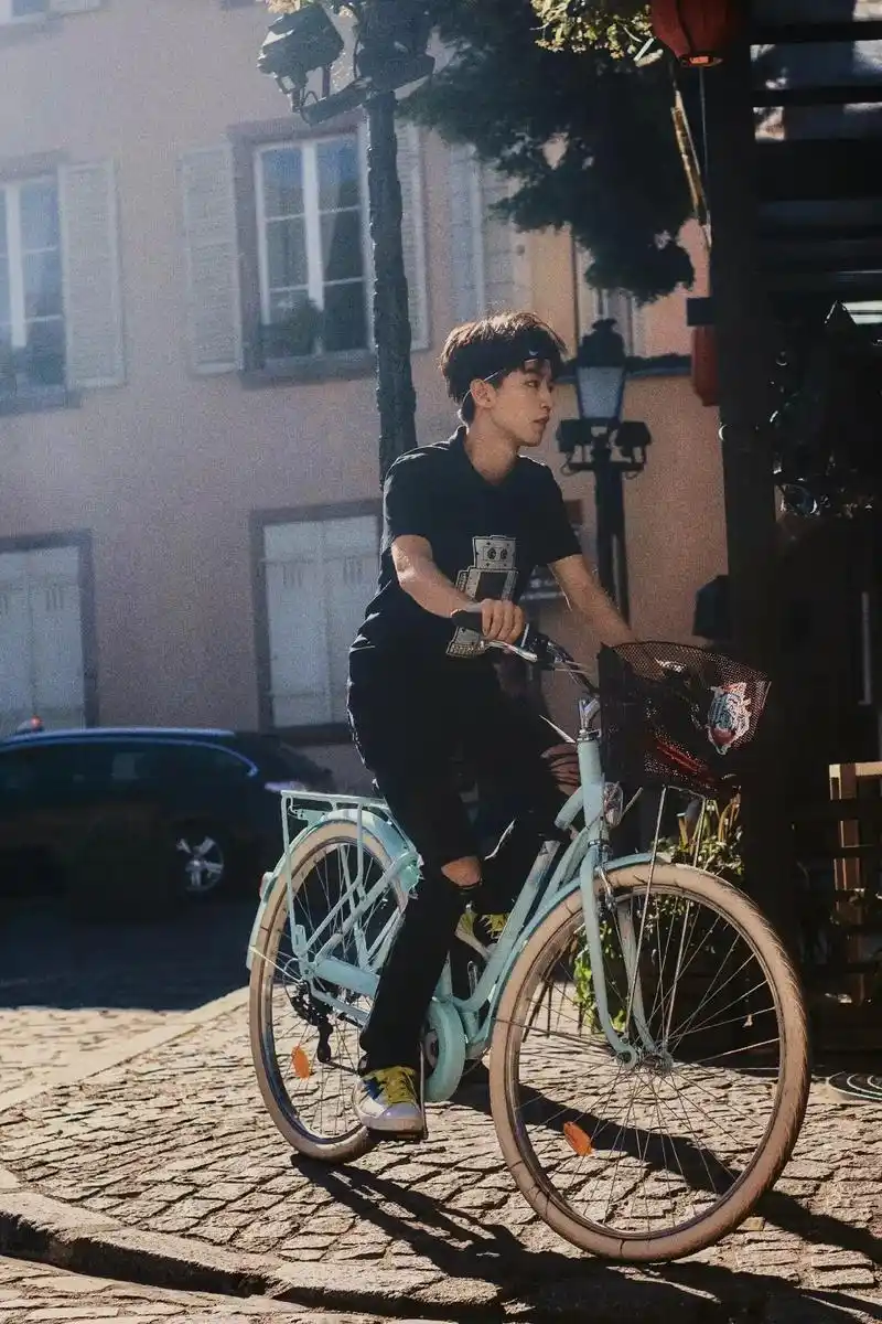夏天 微风 少年 自行车后座 青春04.#王俊凯 #王俊凯让 - 抖音