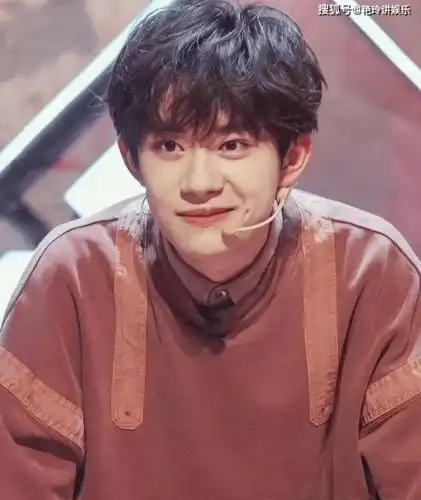 盘点那些有酒窝的男明星,易烊千玺张艺兴,你醉倒在谁的酒窝里?