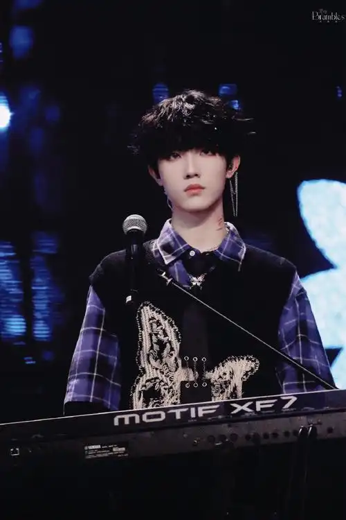 苏新皓 三代第一创作人##我的青春歌单##微博迎新之夜##今日星拍放送