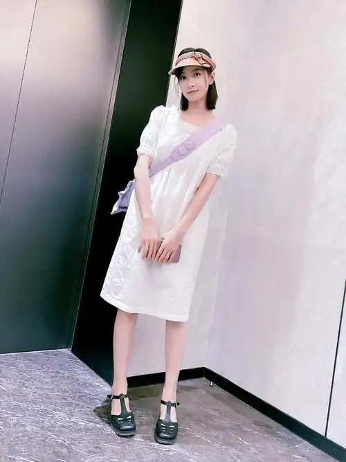 "拇趾外翻"让宋茜对脚趾一直很自卑,她基本不会在镜头前露出脚趾的