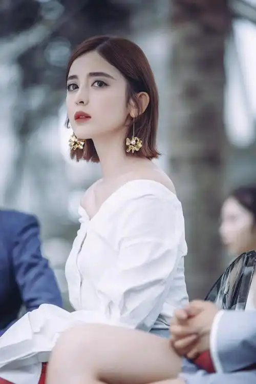 都是颜值霸主,有些女星短发反响平平,有些却靠着新发型出圈霸榜.