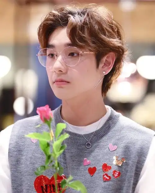 高卿尘真的好可爱