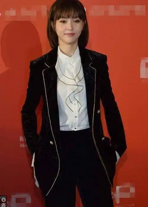 恋爱中的唐嫣短发俏皮可爱,还有哪些女星恋爱换短发_造型_张翰_活动