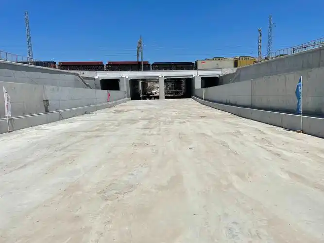 明华路今年9月通车申北四路明年9月竣工新闵地区两条交通要道建设正酣