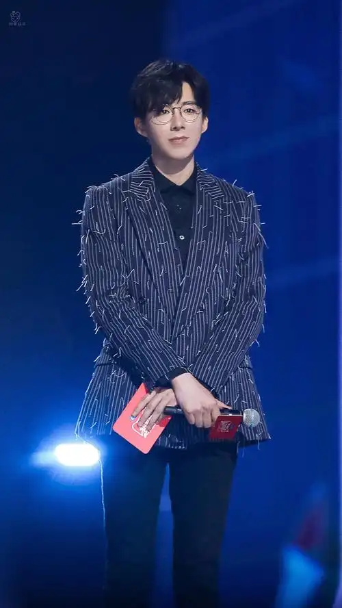 刘宇宁近期舞台照片分享