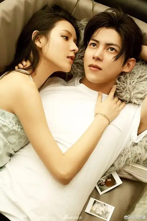 组图王思聪前女友张予曦晒与男友恩爱照男帅女美超登对王思聪前女友