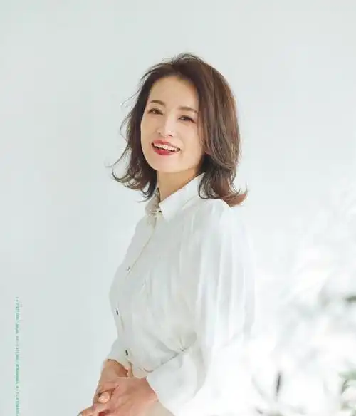 五,六十岁的女性别乱烫发,这几款发型才最洋气,高级又显气质