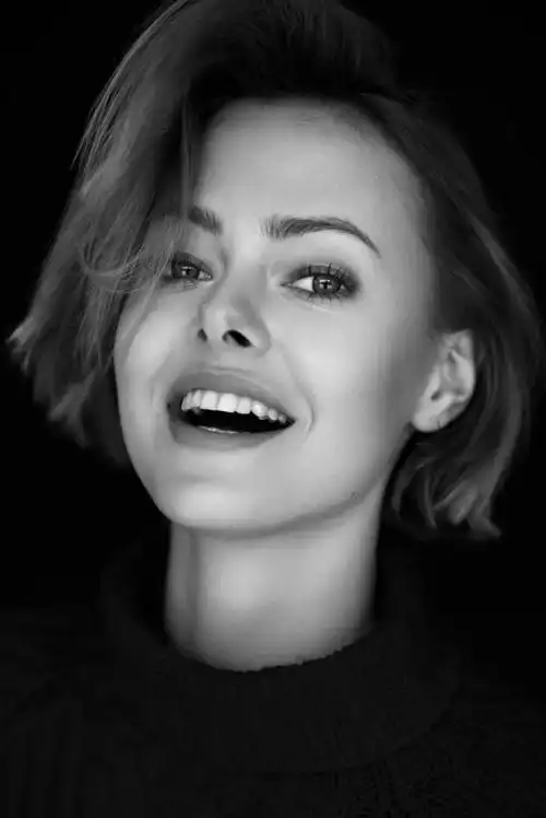 人间尤物卡兹马雷克的经典黑白照真的美呆了