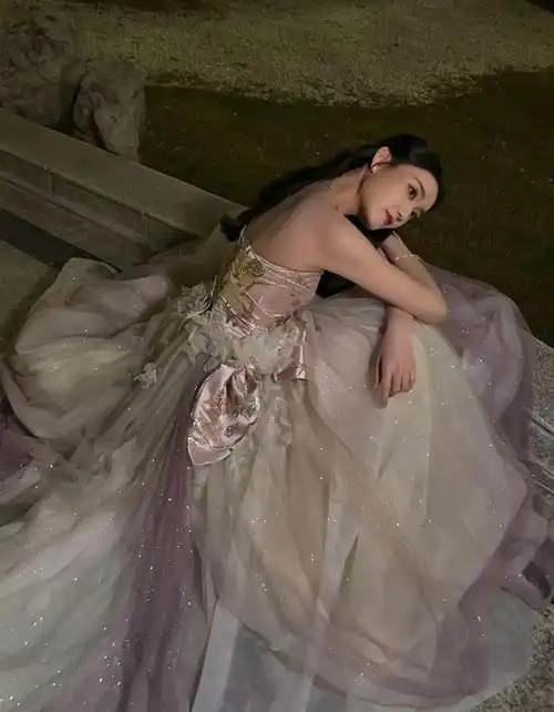 美女演员蒋依依最新美照释出啦好好看啊