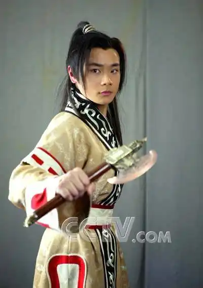 p>曹骏(neil),1988年2月9日出生于上海市,华语影视男演员,毕业于上海