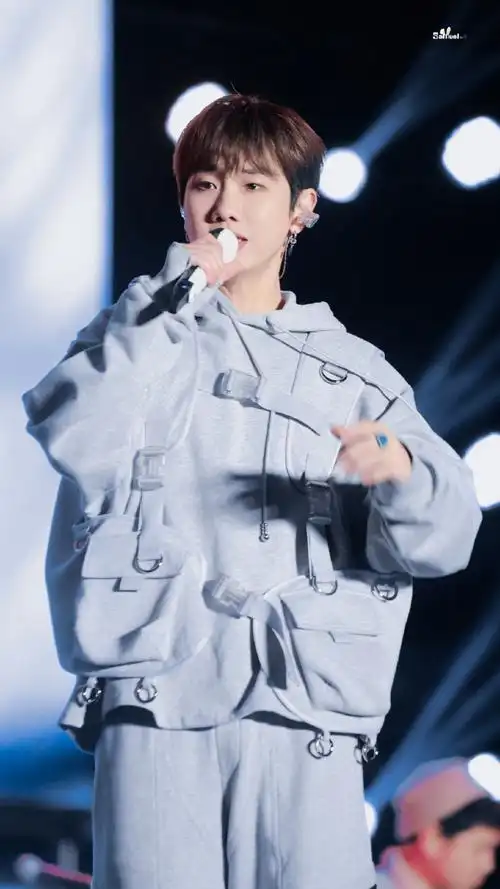 汪苏泷新专辑21世纪罗曼史