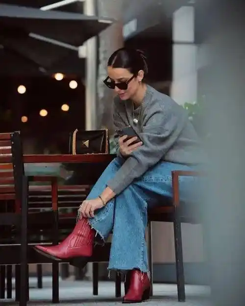 裤子靴子穿出个性才高级