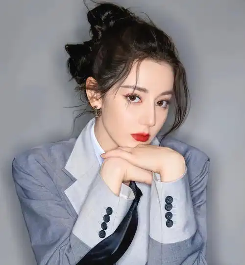 迪丽热巴个人资料:也太过于低调做人和低调做事了