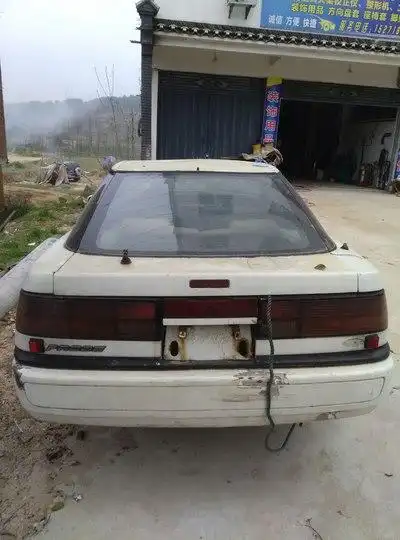 还有第一眼看见这个很怪异的车尾,看多了就感觉很喜欢的样子,什么情况