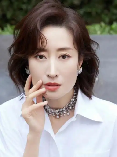 刘敏涛  #壁纸  #明星  #每日穿搭  #穿搭  #猫的王之蔑视  #气质