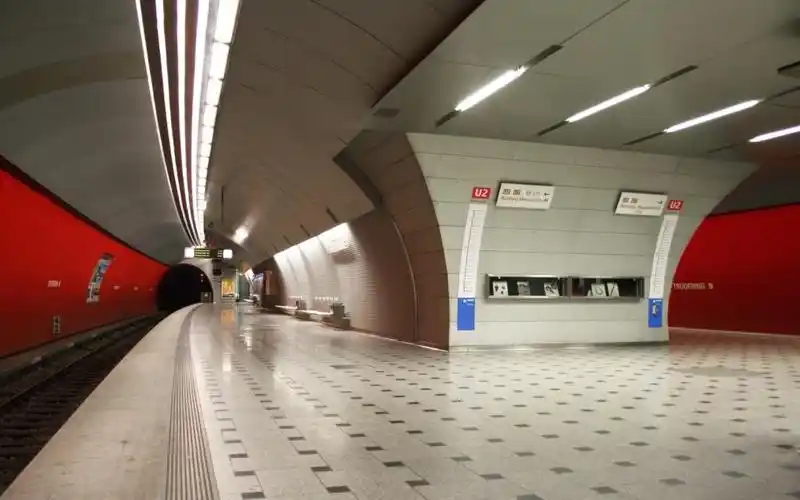 地铁壁纸和背景图像