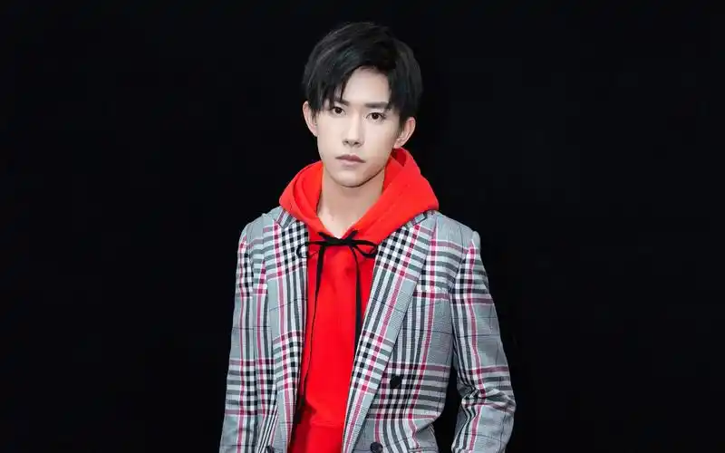 明星壁纸,帅哥,tfboys,明星,帅哥,tfboys,易烊千玺,电脑壁纸,壁纸易烊