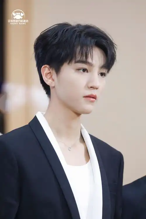 王俊凯有没有什么出圈神图? - 知乎