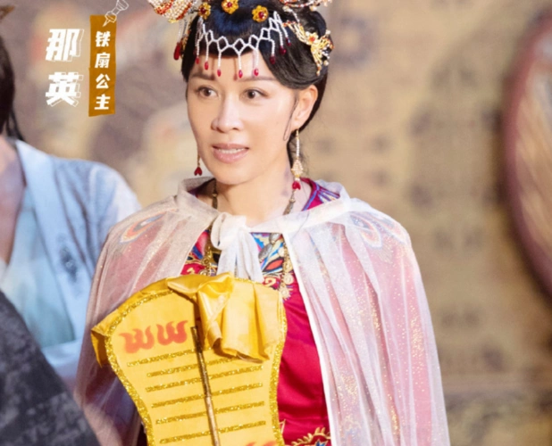 《萌探》那英新造型曝光,一头白发太显黑,一旁的黄子韬都看笑了