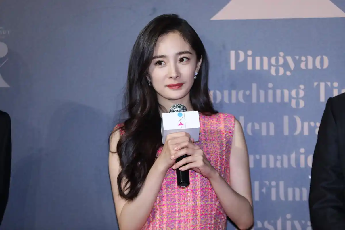 宝贝儿亚洲首映杨幂郭京飞李鸿其引爆平遥电影宫