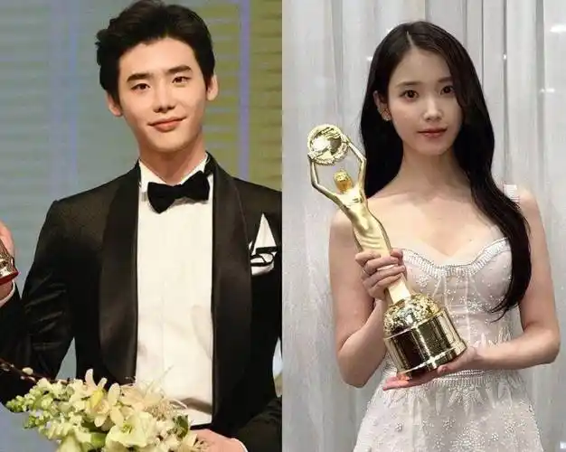 李钟硕与iu官宣恋情,圣诞节被拍到一起游日本,相差3年,感情太甜了