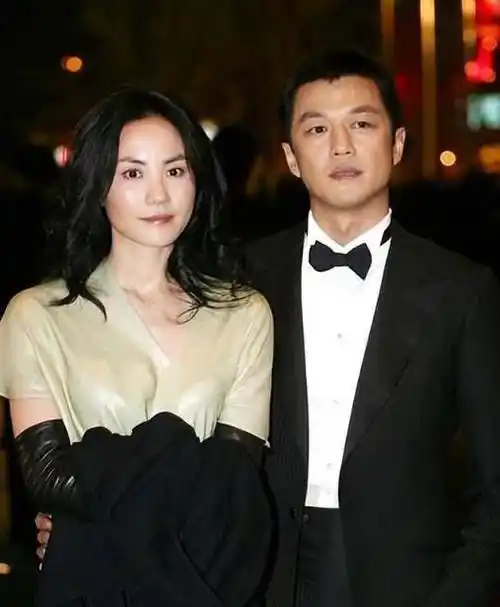 原创为什么谢霆锋那么爱王菲看他14岁做了什么你就懂了