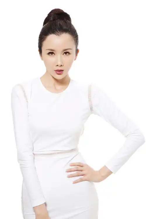 p>孙菲菲,1981年2月21日出生于陕西省西安市,中国内地女演员,毕业于