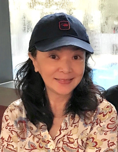 60岁陈玉莲近照曝光,纯素颜穿大妈衫显老态,孑然一身无儿无女