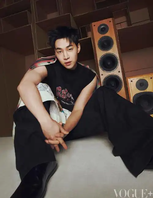 刘宪华henry-lau一直都是一个好奇的人,这股性格里自带的好奇劲儿,驱