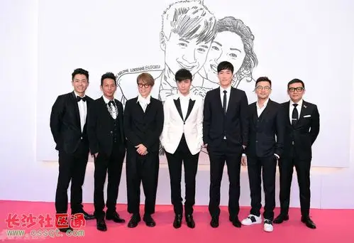 古巨基婚礼内场简约温馨与相恋20年妻子甜蜜热吻