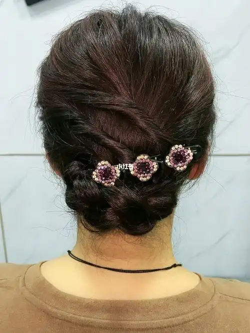 五十岁婆婆精致盘发