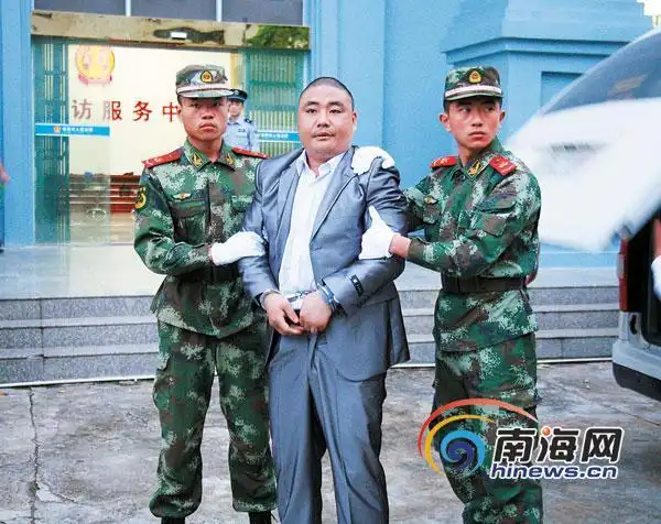 农民假扮医生害怕身份败露 用慢性毒药杀女友双亲