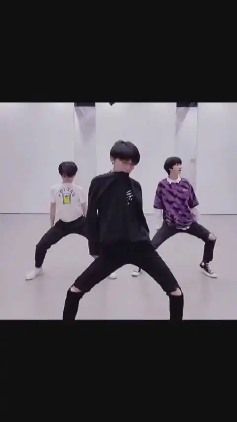 马嘉祺跳舞咬衣服好撩啊这谁扛得住啊