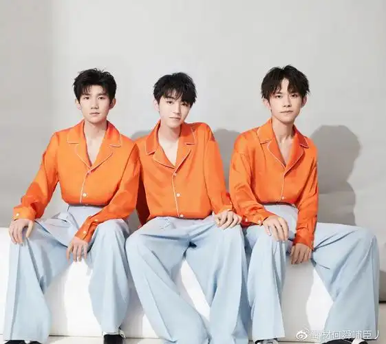 周震南为了r1se和粉丝互怼上次做这种事的是tfboys师弟马嘉祺