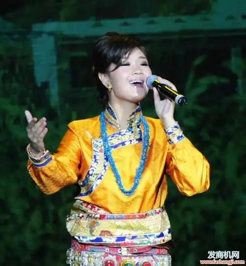 降央卓玛个人艺术照片