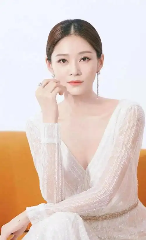 美丽优雅王媛可惊艳写真图集