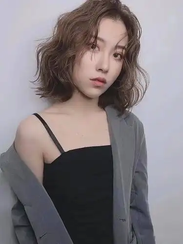 2021冬天你就差一款慵懒法式蛋卷烫